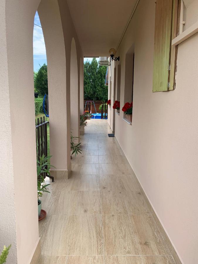Nagcsalados Rozsa Apartman Балатонлелле Экстерьер фото