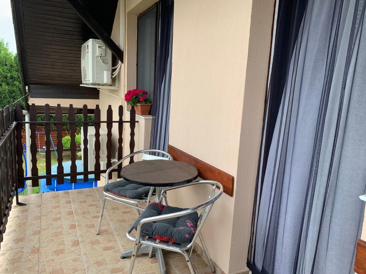 Nagcsalados Rozsa Apartman Балатонлелле Экстерьер фото